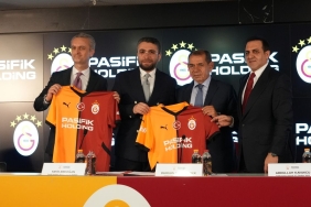 pasifik-holding-galatasarayin-forma-gogus-sponsoru-oldu-fcfcrl4Q.jpg